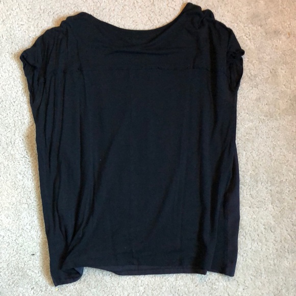 Black short sleeve top with tan detailing - Picture 2 of 3